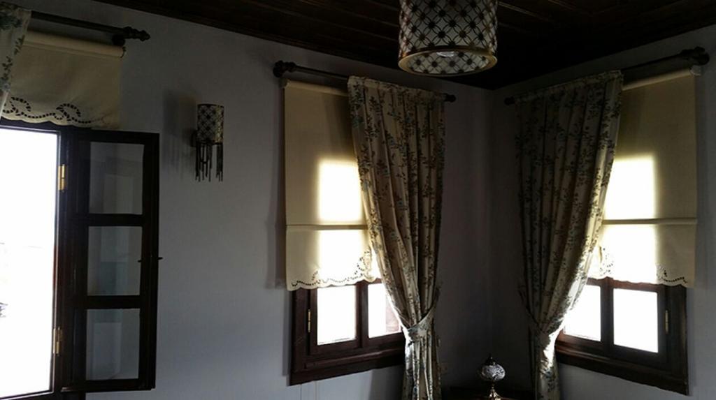 Faik Bey Konagi Bed and Breakfast Golyazi Buitenkant foto